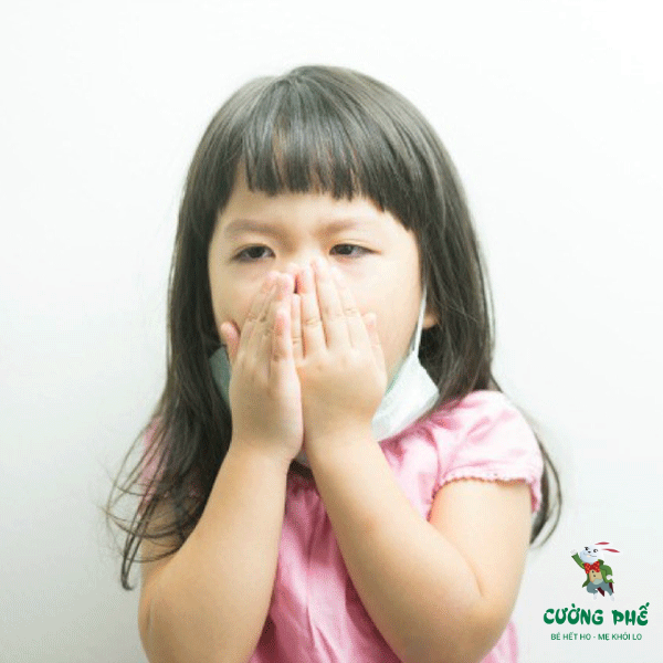 Trẻ có thể bị ho húng hắng hoặc kéo dài theo cơn